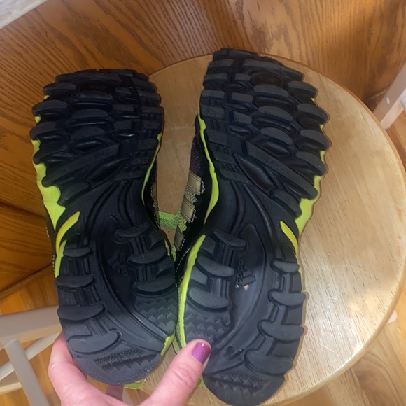 2 pair Adidas! Great Condition! Adidas running shoes Men's 9, 8.5,  comfortable! - Picture 6 of 9